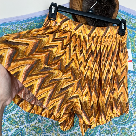 Jessica Simpson shorts NWT - Picture 2 of 2